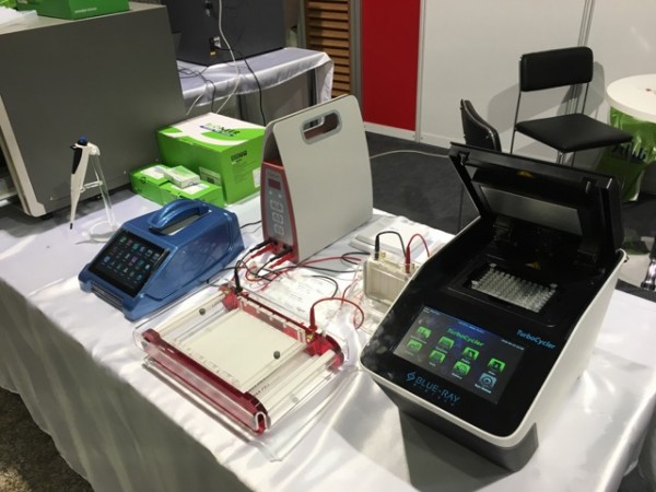 1D jel görüntüleme, 2D jel görüntüleme, bioneer, biyoteknoloji, denovix, Dikey Elektroforez, Elektroforez Güç Kaynakları, florometre, Genel Laboratuar Cihazları, hoefer, Jel Görüntüleme Sistemleri, Kemilüminesans Görüntüleme, Mikro Hacimli Spektrofotometre, moleküler, PCR (Thermal Cycler), Protein Ekspresyon Sistemi, Real Time PCR Cihazları, Syngene, Tam Otomatik DNA/RNA Ekstraksiyon, Tam Otomatik Pipetleme Sistemleri, Yatay Elektroforez